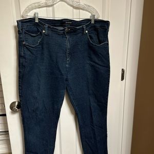 Men’s Fried-Denim jeans. Cotton/polyester/spandex dark blue jeans